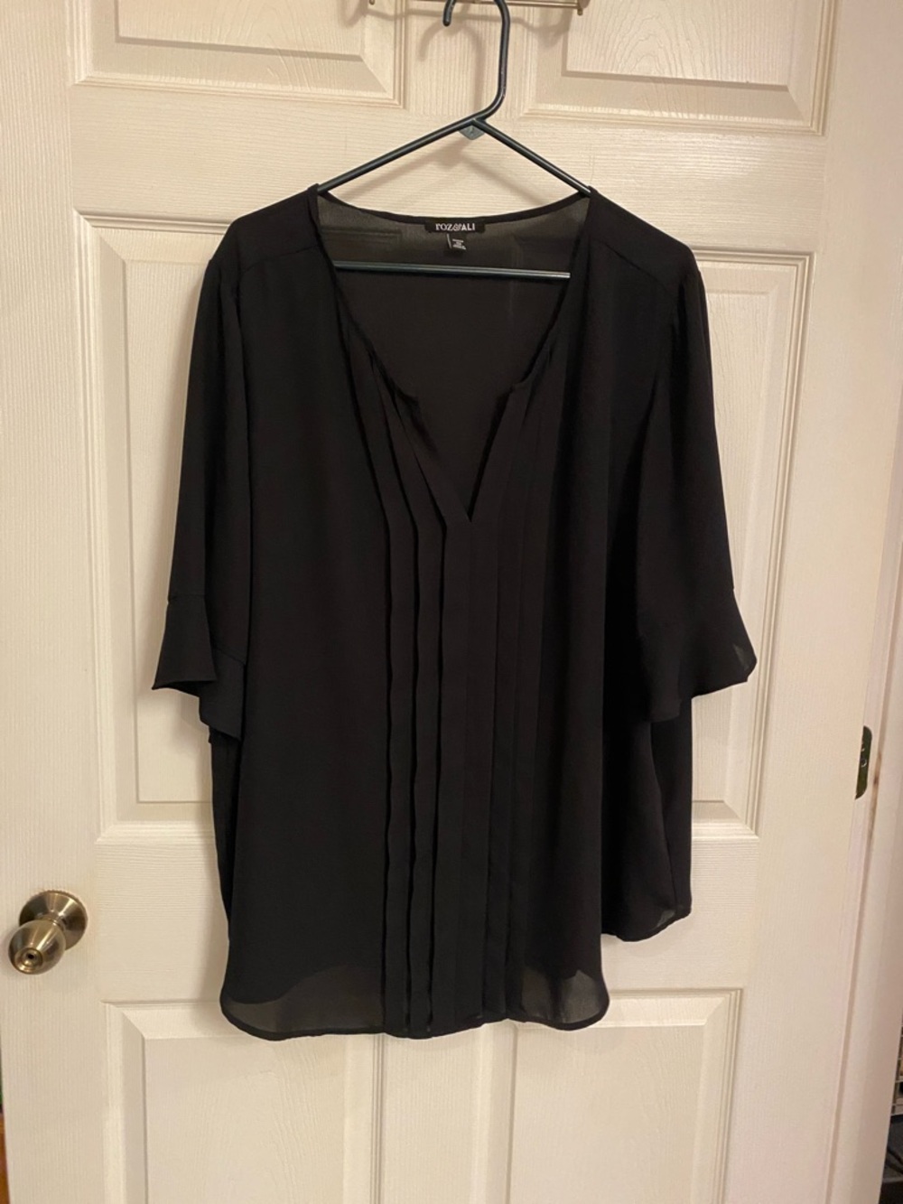 Roz & Ali Black Pleated V-Neck Flutter Sleeve Blouse